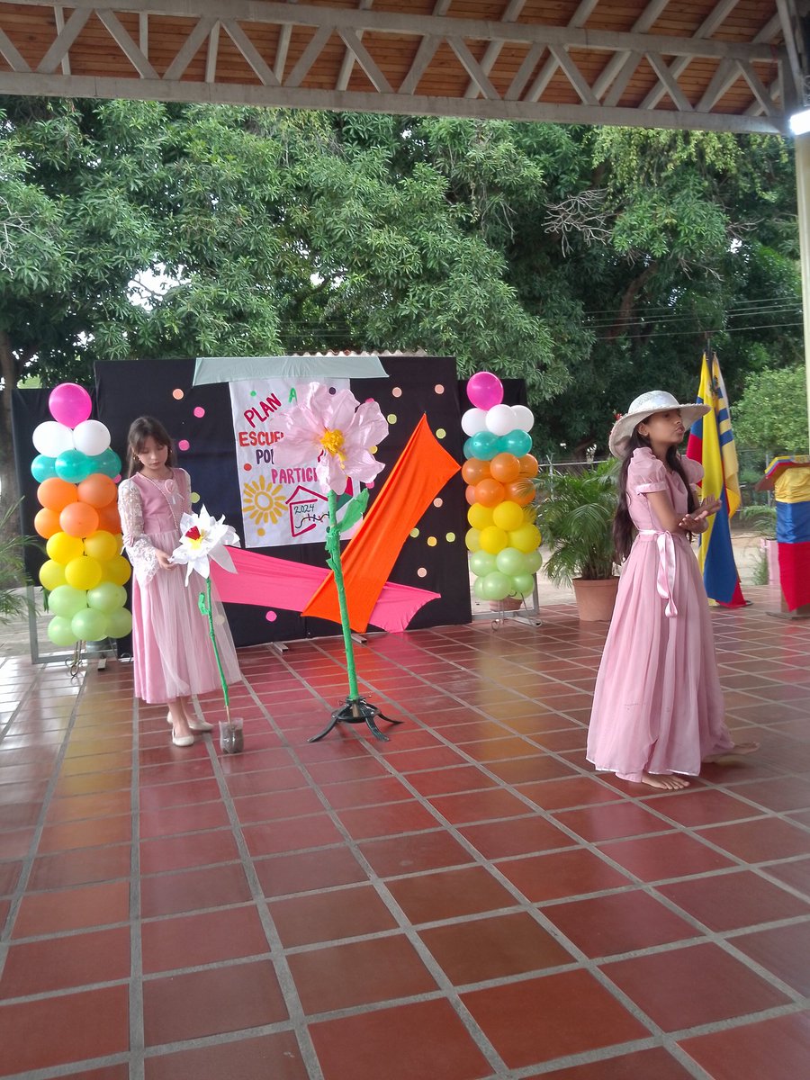 BolivarRibas's tweet photo. #Entérate || Misión Ribas Bolívar, en el municipio Angostura del Orinoco, participa en el "Plan Escuelas Abiertas 2024", que dió inicio en la región.

@NicolasMaduro 
@_LaAvanzadora
@PoetaLaya 
@VictorH_psuv
@M_RibasOficial https://t.co/rcMalsYksR