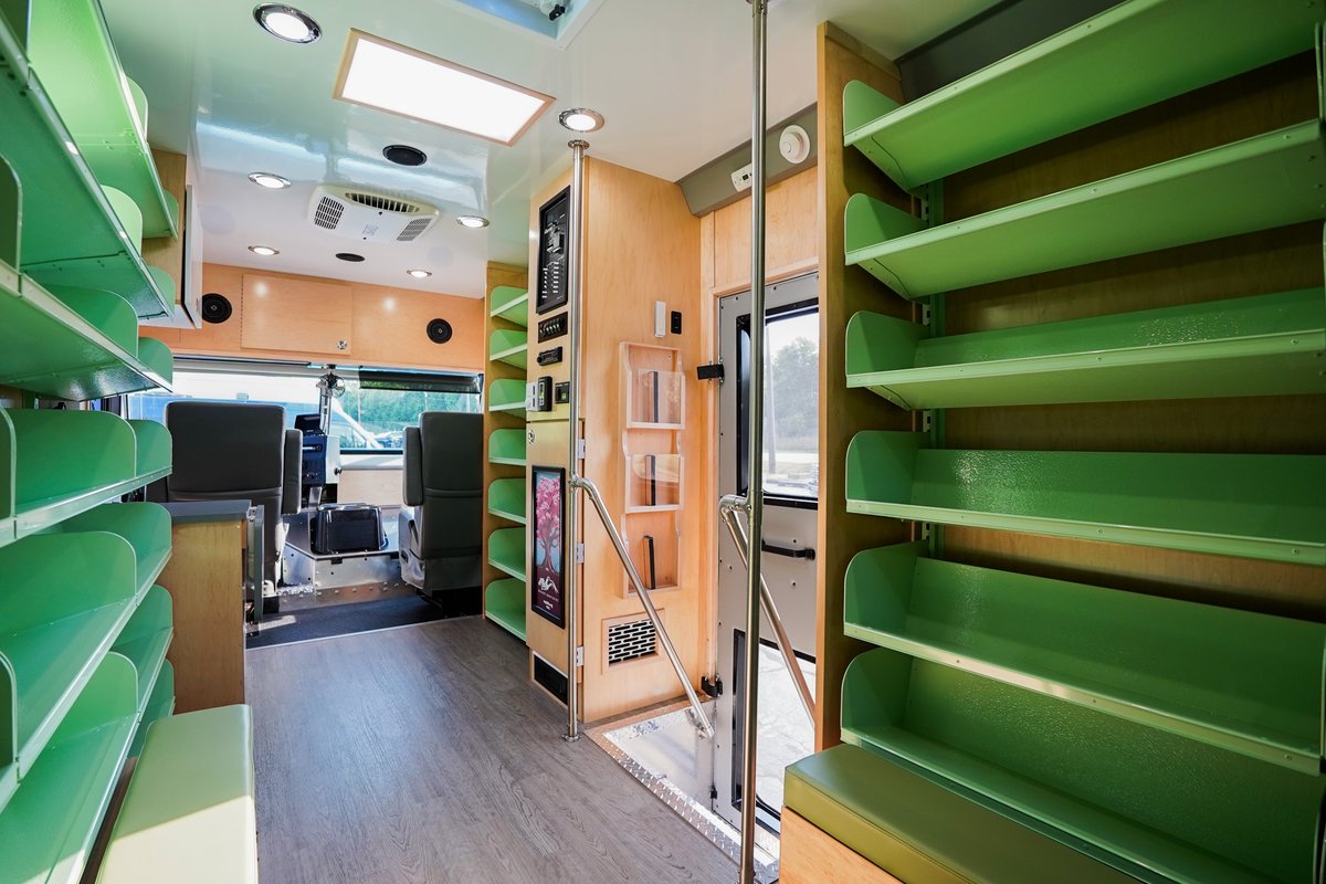 MSVehicles's tweet image. Dive into the magic of reading!! 📚
From the exterior that sparks adventure to the thoughtfully designed interior, the Beaumont Library District’s bookmobile is a journey of wonder and excitement!

#bookmobilejourney #specialtyvehicles