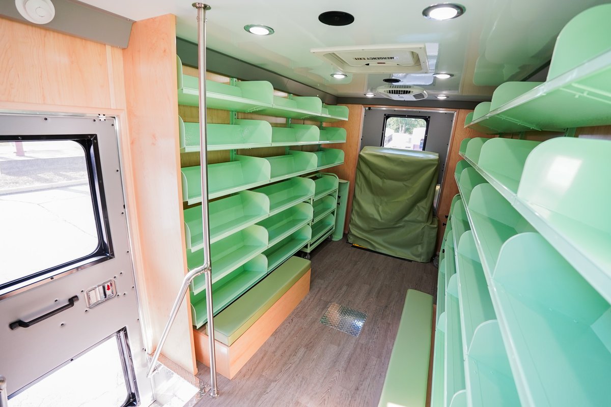 MSVehicles's tweet image. Dive into the magic of reading!! 📚
From the exterior that sparks adventure to the thoughtfully designed interior, the Beaumont Library District’s bookmobile is a journey of wonder and excitement!

#bookmobilejourney #specialtyvehicles