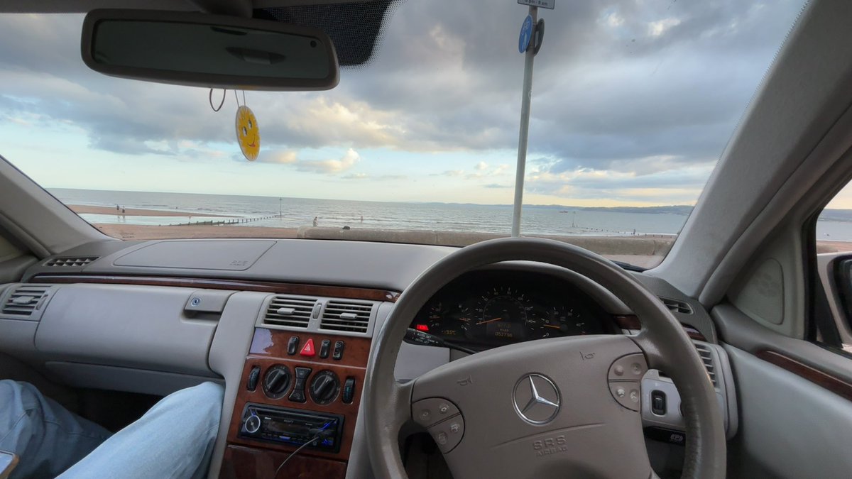 rendercrashed's tweet image. Bought an old merc 🫡