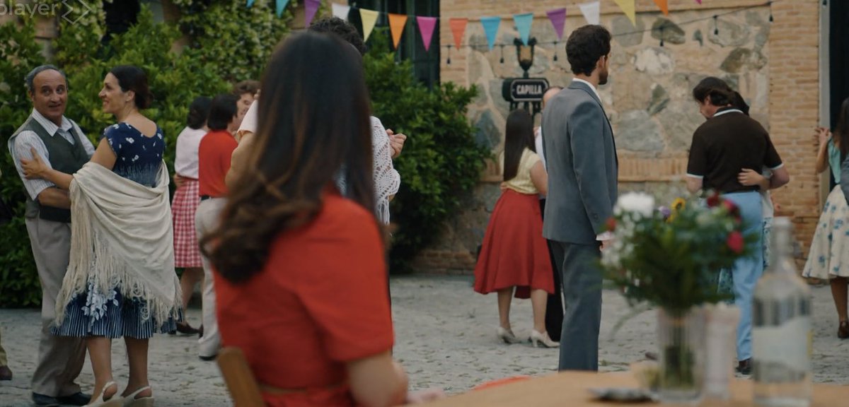 anazalata's tweet image. Las parejas heterosexuales nunca entenderán lo que es sentirse espectadora de la vida de los demás… yo he sido Fina en algún momento de mi vida y por eso escenas como esta me llegan de una manera difícil de entender si no has vivido algo parecido #Mafin