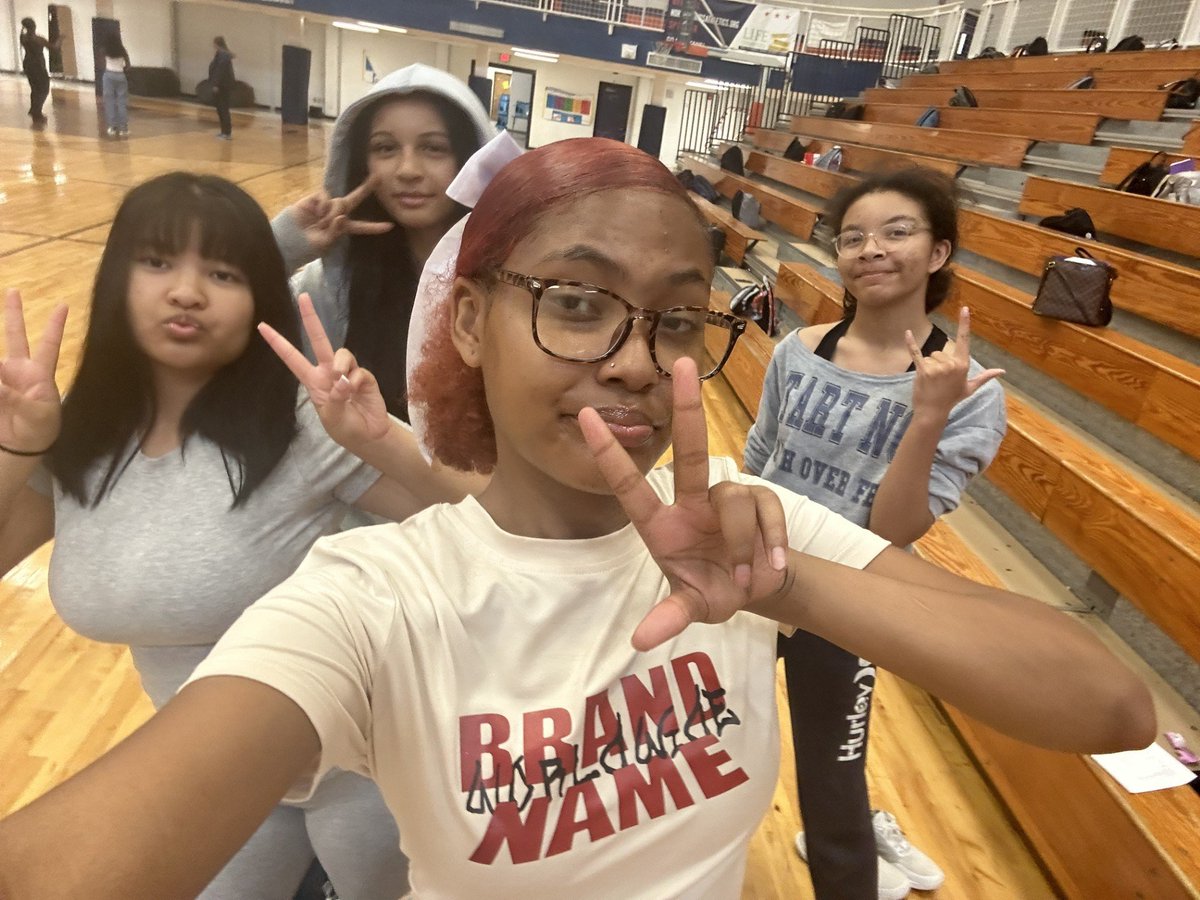 Pe is off with a treasure hunt! Go PE!! Go Spartans!!
<a href="/NSSpartans/">NSHS</a> <a href="/FCS_NSHS_Princ/">Scott Hanson</a> <a href="/FultonCoSchools/">FultonCountySchools</a> <a href="/FCS_HealthPE/">FCS Health & PE</a>