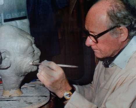 BobaFettANHSE's tweet photo. #stuartfreeborn and his iconic creation 

#yoda #starwars #theempirestrikesback https://t.co/WZ2Wo3JZbZ