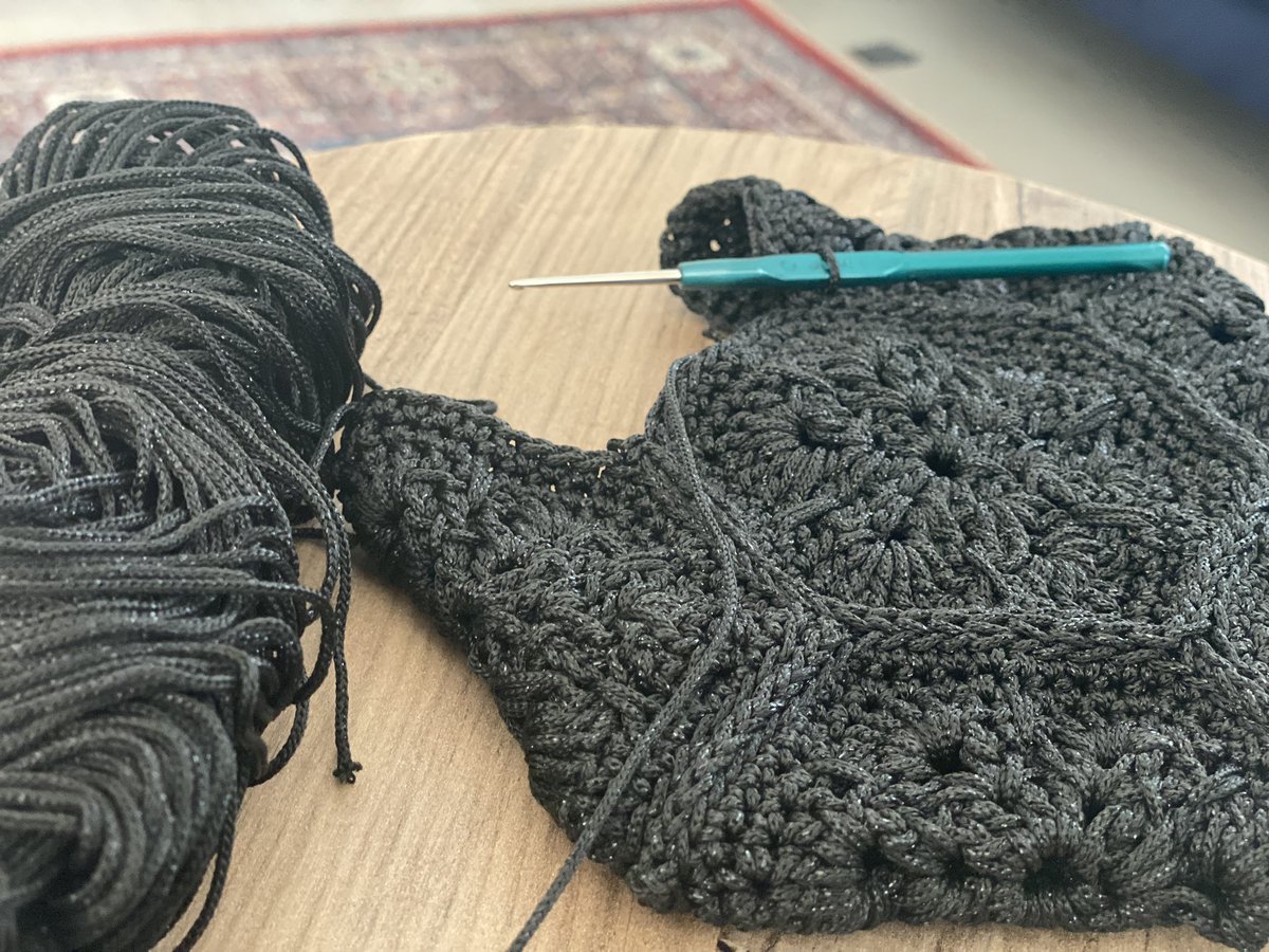 oznurerool's tweet photo. Bir şeyler yaparken yaaaa ne güzel oluyor diyip bitmesini canla beklemekkk 😍 https://t.co/wf9FMeU9NA