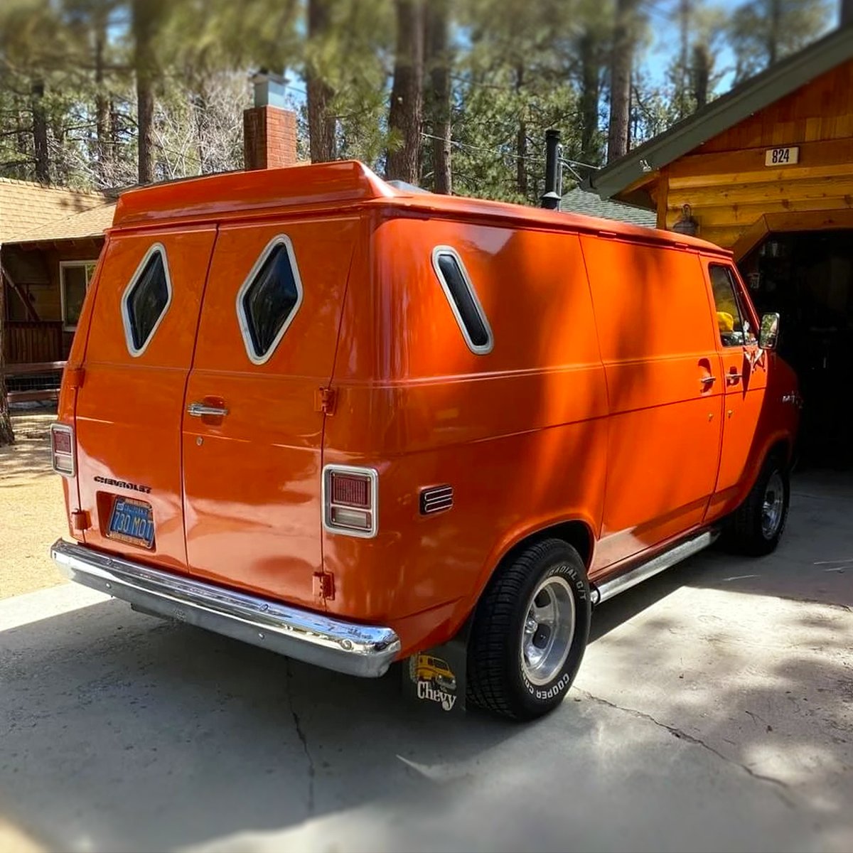_VanCult_'s tweet photo. Van Windows for a Wednesday!
..
#tagthevanowner #tagthevan #tagthephotographer
..
#vanwindows #van #GM #chevrolet #chevy #chevyvan #thirdgen #boogievan #showvan #customvan #vannin #vanlife #vanporn #diamond #portholewindow #portholes #vancult #getinandgetiton https://t.co/9JVw6Ulmz5