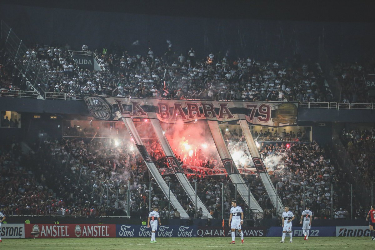 HinchaFranjeado's tweet image. Cerro Porteño atraves de una nota solicitó la prohibición de ingreso de instrumentos musicales y banderas de la hinchada del Club Olimpia para el partido del Domingo.

Así o más cagados? 😆🤏🏻