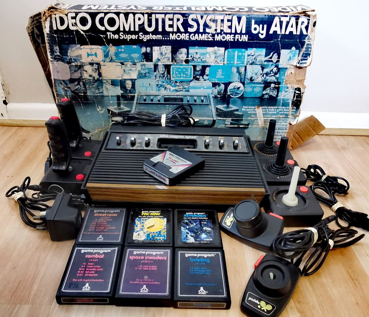 Got my hands on this console, still with the original box
#retrogaming #games #console #gamers #nintendo #atari #sega #microsoft #sony #xbox