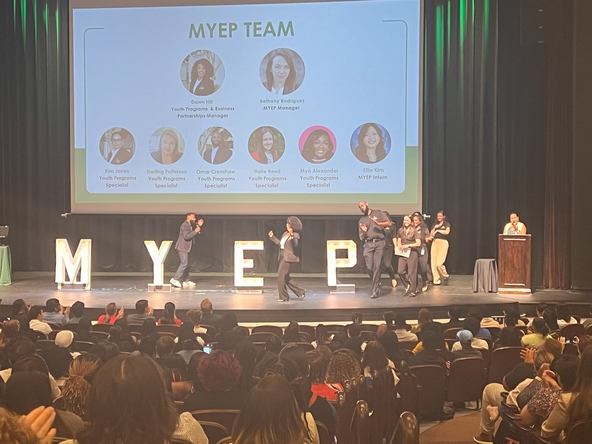 BCDICarolinas's tweet photo. We had a wonderful time celebrating our #MYEP Interns! They are such a dynamic group of young people. They will #LEAD. Thank you, @MYEP and @CLTgov, for this partnership! All of our MYEP Interns are now members of #BCDI-Carolinas. #TogetherWeWill
@NBCDI
@CLTgov https://t.co/CYhktjfwHc