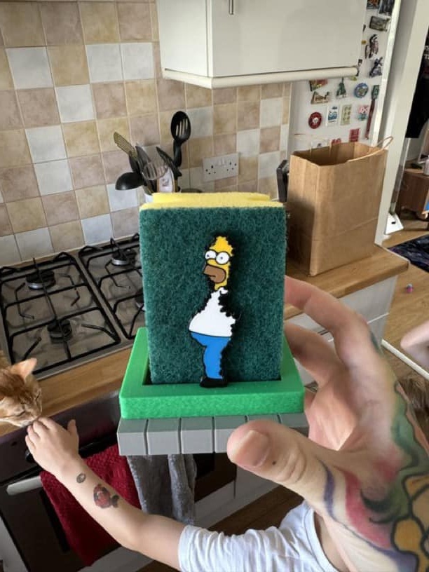 dailysimpsons's tweet image. Homer Simpson sponge holder. Now this is clever.