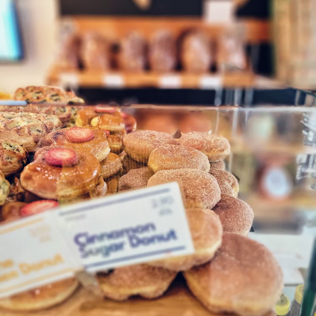 breadologie's tweet photo. Simply delicious Cinnamon Sugar Brioche Donuts 🍩✨

#CinnamonSugarDonuts #DeliciousTreats #SweetTooth #DoughboyDonuts https://t.co/OsWHdz2eWC