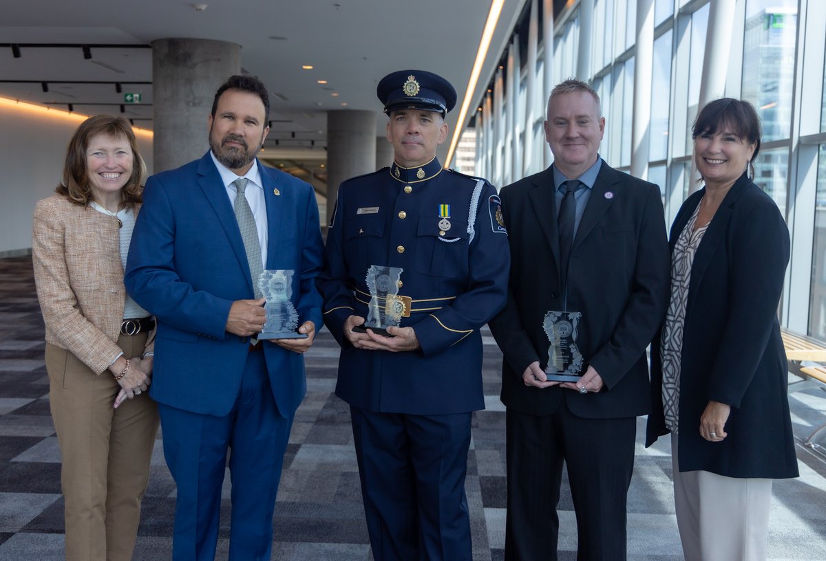 Bank of Canada (@bankofcanada) on Twitter photo Congratulations to Darren Ouderkirk, Stéphane Legault, Philippe Sincennes, and Jacquie Gawlina of <a href="/CanBorder/">Canada Border Services Agency</a> – this year’s recipients of our Award of Excellence for #Counterfeit Deterrence! 🏛🏆🚨
bit.ly/3X3hyz2
#CACP2024 <a href="/CACP_ACCP/">CACP / ACCP</a> Congratulations to Darren Ouderkirk, Stéphane Legault, Philippe Sincennes, and Jacquie Gawlina of <a href="/CanBorder/">Canada Border Services Agency</a> – this year’s recipients of our Award of Excellence for #Counterfeit Deterrence! 🏛🏆🚨
bit.ly/3X3hyz2
#CACP2024 <a href="/CACP_ACCP/">CACP / ACCP</a>