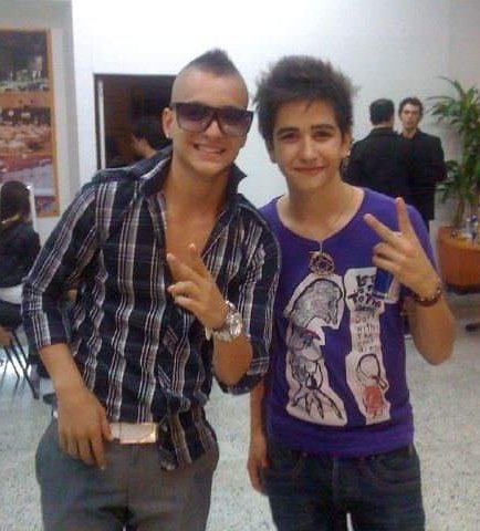 GodMaluma's tweet photo. 25. Maluma y Camilo en su adolescencia. https://t.co/fJf78H8bNe