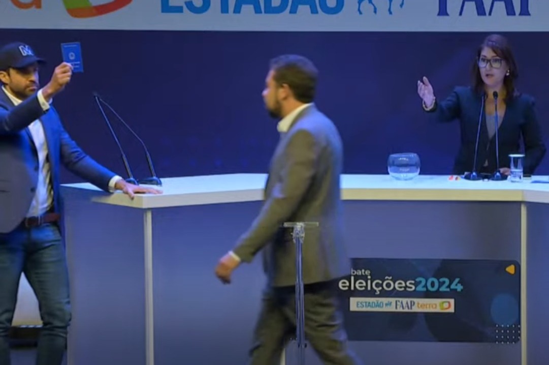 ale_juste's tweet image. HAHAHAHAHAHAHAHA

Debate hoje em dia é melhor que stand up comedy

#Debatesp