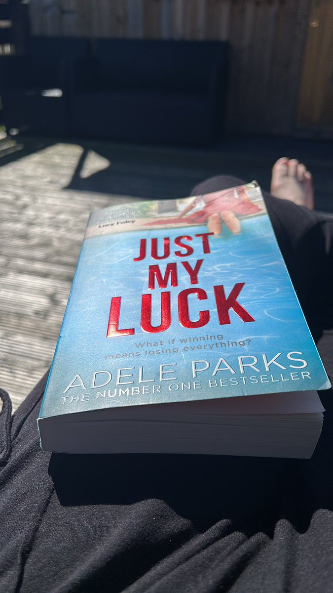 Love a little chilled morning in the garden before catching up with friends for a catch up, drinks and a show at the festival. #sunnydaysoff