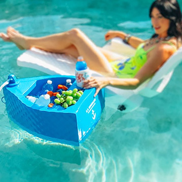 UnicunShop's tweet photo. Ditch the soggy swim-up bar! π This Floating Boat Cooler keeps your drinks chilled & floats right with you. Pool parties just got an upgrade! π https://t.co/PjjDUsiH4P #PoolParty #SummerVibes #FloatingCooler π»βοΈπ https://t.co/IXSki81zDZ