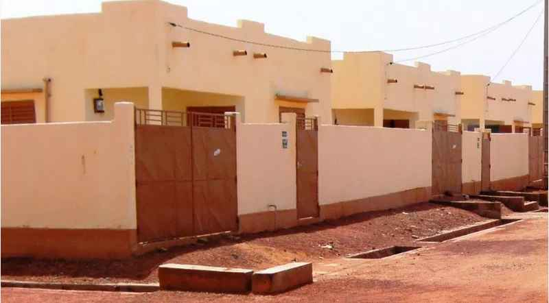 Malijetactu's tweet image. Cession directe des logements  Le programme apprécié des Maliens malijet.com/a_la_une_du_ma… #malijet #Cession #directe #logements #programme #Maliens #habitat #société