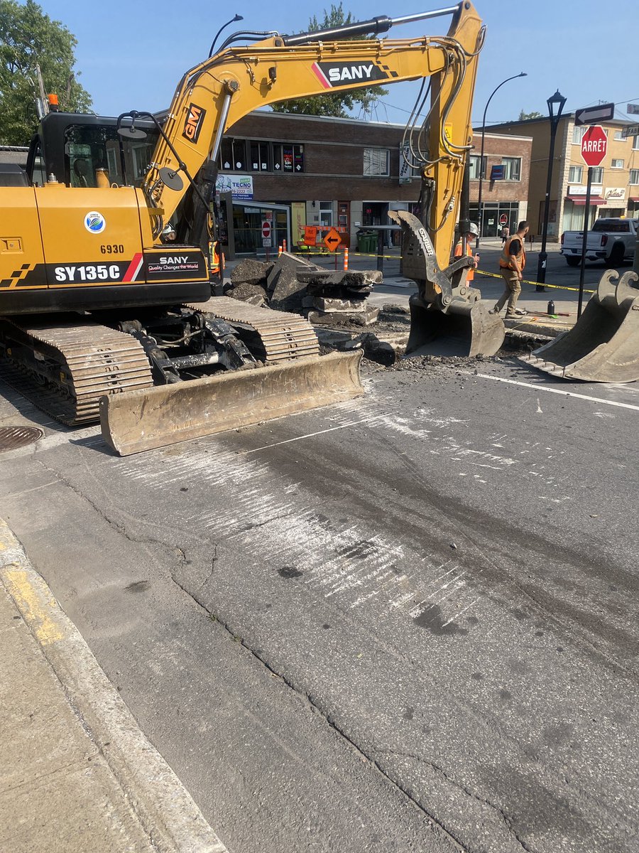 Importante sortie d’<a href="/EnsembleMtl/">Ensemble Montréal</a> pour aider les commerçants impactés par les chantiers. Nous devons en faire plus pour garder des commerces dans nos rues. #polmtl