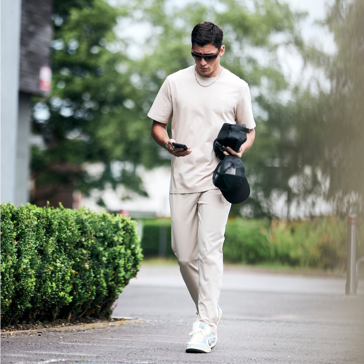 11 Degrees tweet media