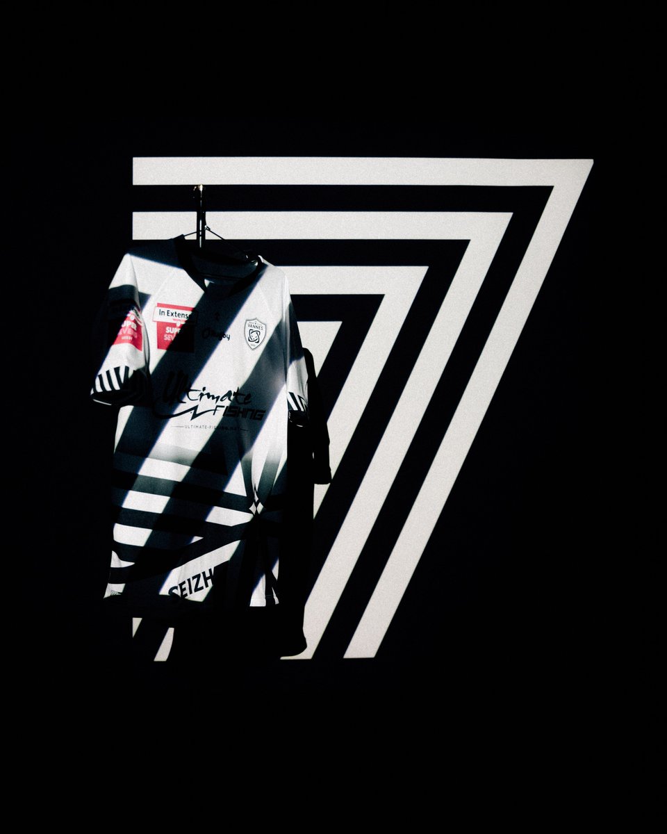 🤍 𝙎𝙚𝙞𝙯𝙝 𝘽𝙧𝙚𝙞𝙯𝙝 🖤 

Inspirés de notre drapeau, le 𝙂𝙬𝙚𝙣𝙣 𝙝𝙖 𝘿𝙪 et du chiffre 7️⃣ 
🆕 Découvrez les maillots du 𝘙𝘊 𝘝𝘢𝘯𝘯𝘦𝘴 𝘚𝘦𝘷𝘦𝘯𝘴 !

#FiertéBretonne