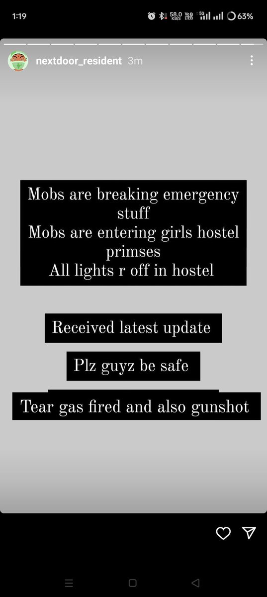 Niteshshukla51's tweet photo. Shocking visuals!  😭💔

At a time when thousands in #Kolkata, mostly women are protesting peacefully, a mob breaks into #RGKarHospital 

The mob broke the barricade to enter the premises, broke vehicles, broke the gate to the emergency ward and vandalised the whole area.
#MamataBanerjee #KolkataDoctor #Stree2