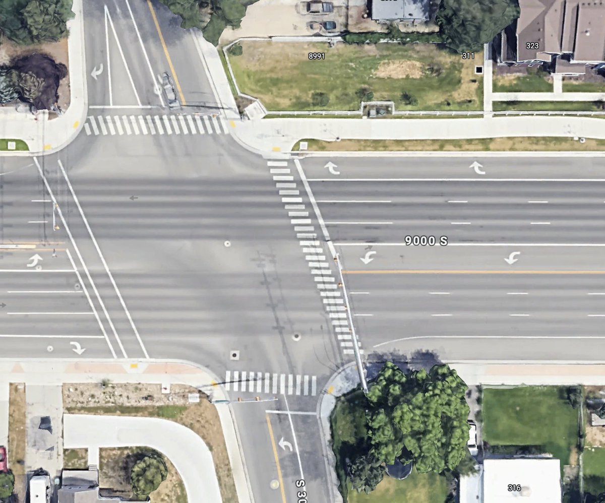 JeffreyLunt's tweet photo. @sandycityutah @sandycityutah, why does the school crossing on 90th S and 280 E not have a lower speed limit when crossing guards and children are present? https://t.co/r0duuco7I7