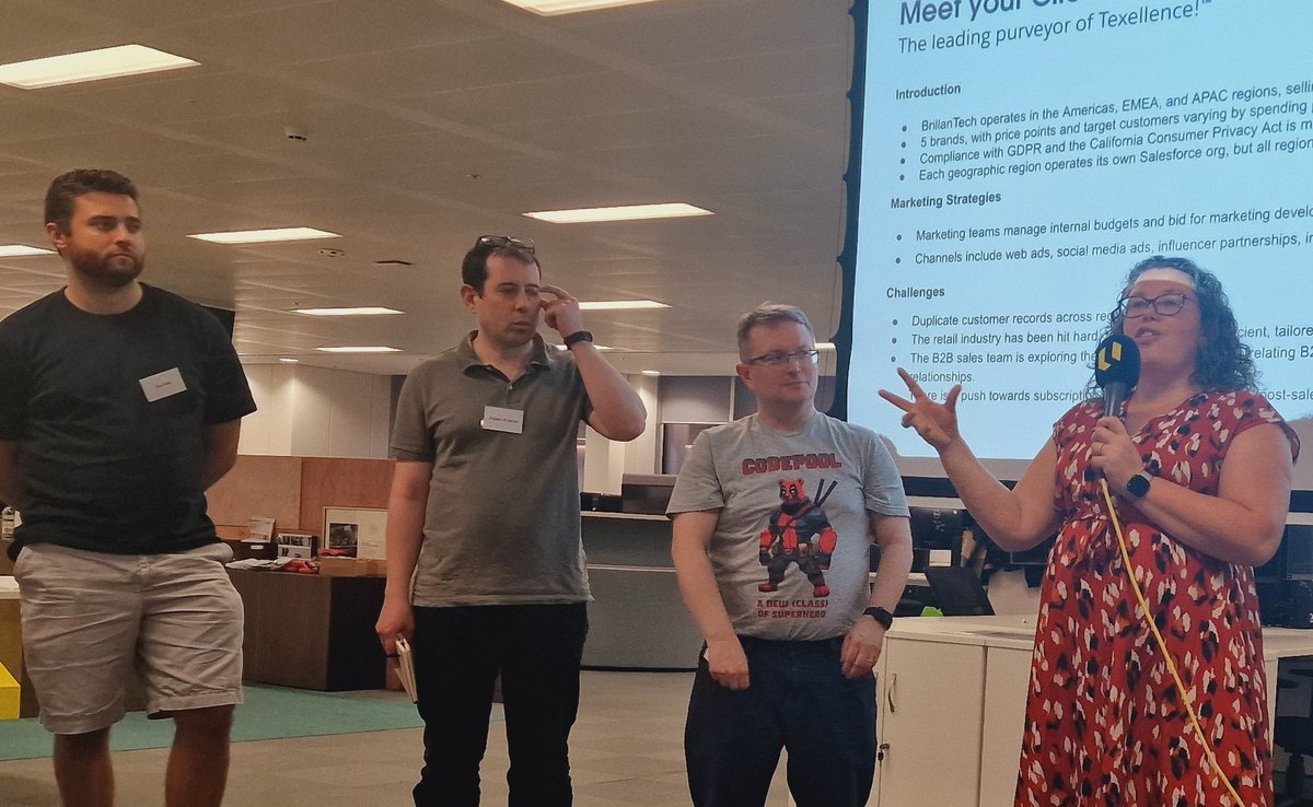OnThePeiroll's tweet image. @LouiseLockie leading Team2 talking about how to address &quot;situation&quot; at @LDNArcs with the challenges that BrillianTech™

It&apos;s about having the data together from the different divisions to make marketing more targeted and relevant.

😍
#LDNArcs