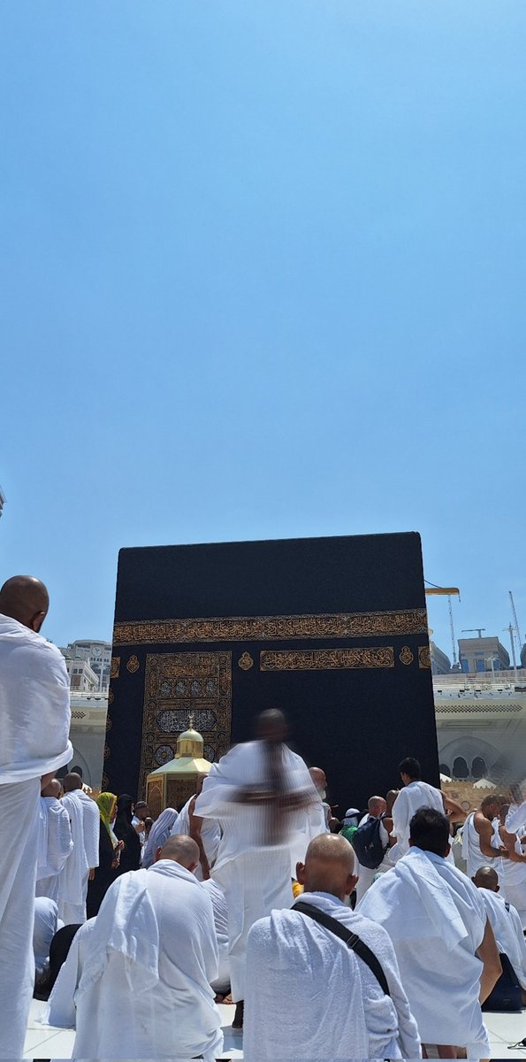 ___slVr's tweet photo. الحمدلله على بلوغ التمام، الحمدلله الذي بلغنا هواء مكة و رزقنا عُمره، اللهم تقبل عمرتنا و لا تترك لنا دعاء الا وقد اجبته و لا تترك لنا ذنب الا غفرته 🤍 https://t.co/340e9oKGno