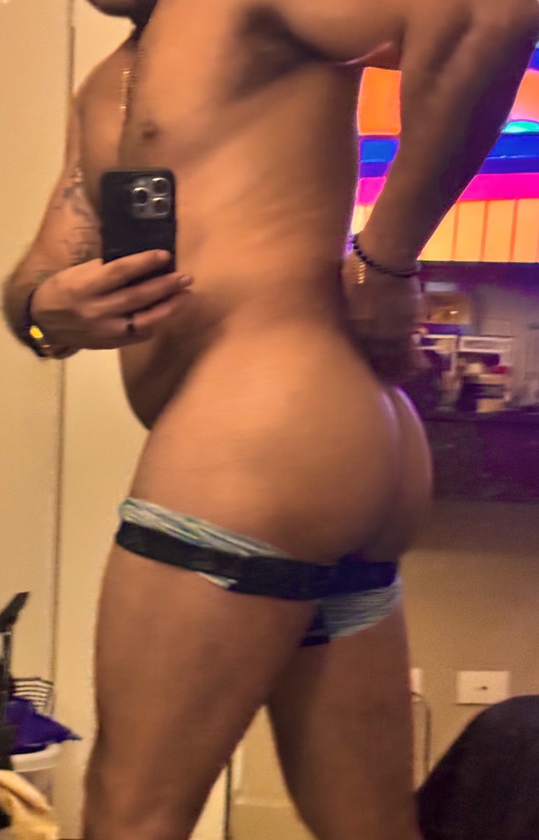 torobi89's tweet photo. Qué tal va su semana? 😈 https://t.co/x3zOIcgDES