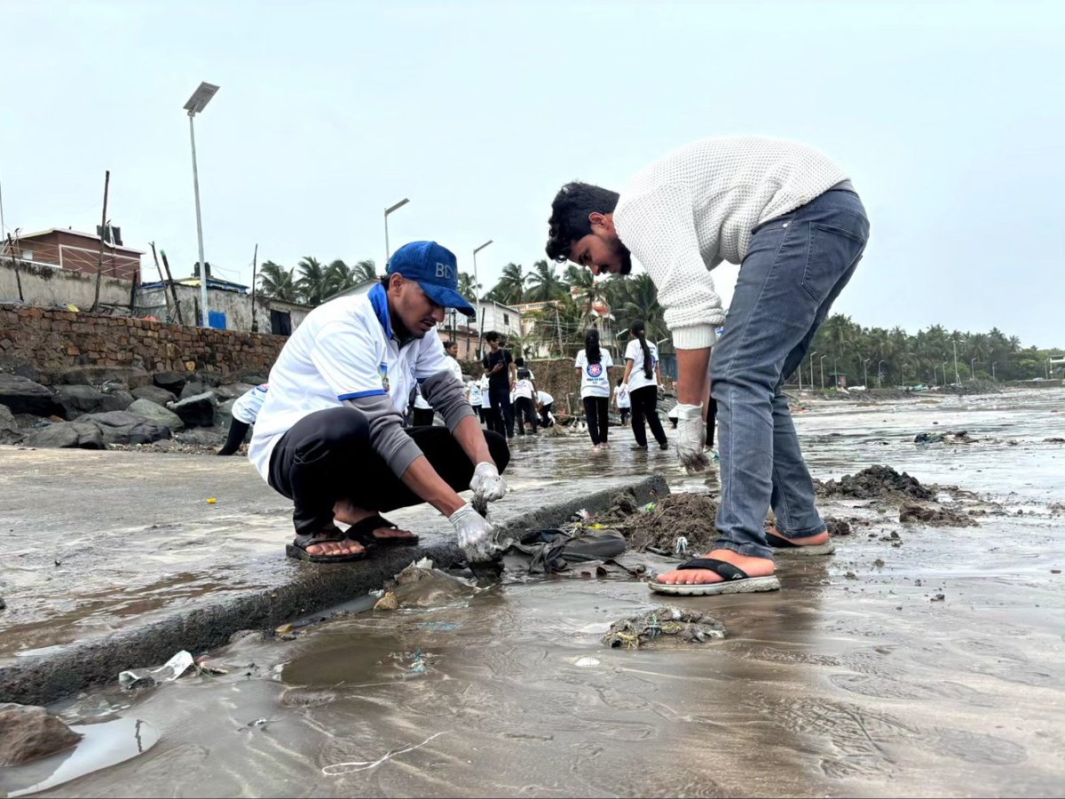 forfuturein's tweet photo. Thank you for joining hands
.
.
.
#ForFutureIndia #HarshadDhage #ForFutureIndiaTeam #BeachCleanups #BeachCleanupsIndia #MajhiVasundhara #EnvironmentEnvoy #MangrovesCleanup #BeatPlasticPollution #BeachCleanup #PlasticPollution #CleanupDrive #SwachhBharatAbhiyan #SaveEnvironment https://t.co/F9wJd9bmaA