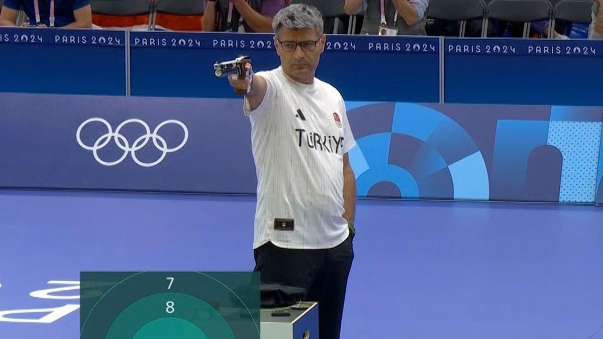 When I slide into your DMs with this pic, just know I keep it 100, no filter necessary! #Paris2024Olympic #StraightShooter #NoChaser 😂 🤣 🔫