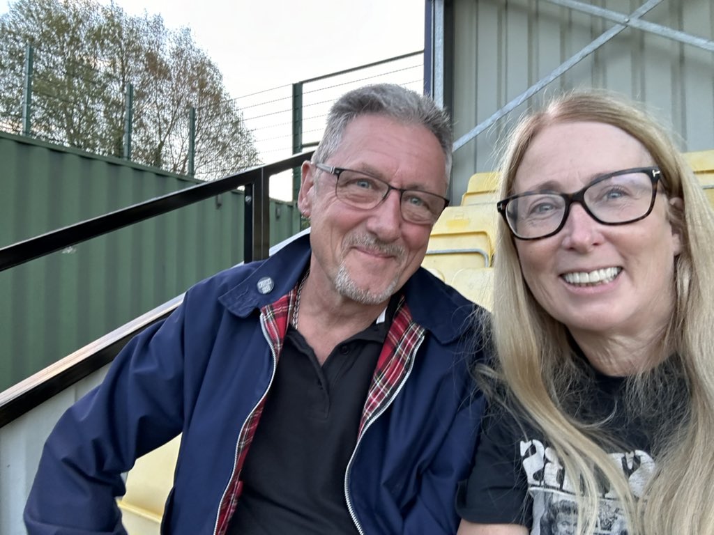 theobald_sue's tweet photo. #TS18
 Great to see you Andy ⚽️ https://t.co/WZ66DoM5CD
