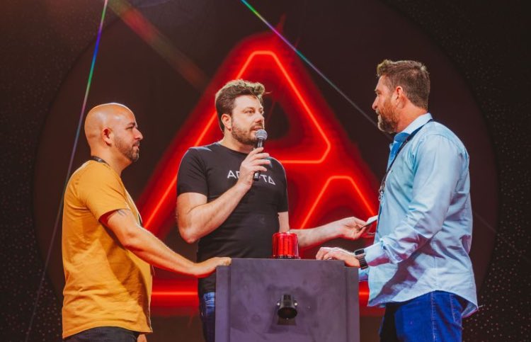 Adapta.org tweet media