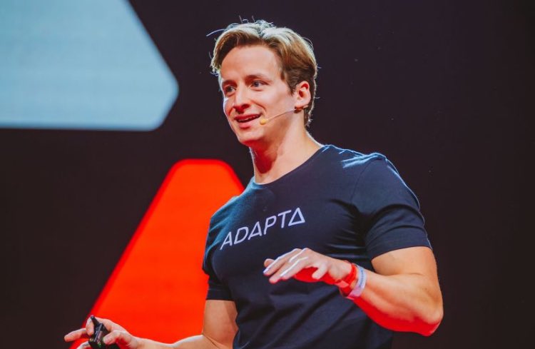 Adapta.org tweet media