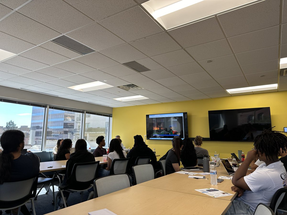 NexusPolicy's tweet photo. Awesome day with the @TransfrInc team in Colorado! @FaithBridgeCO students and leadership team utilizing the virtual reality headsets - “You can’t be what you can’t see!” -Marian Wright Edelman https://t.co/Ddv1rF8niW