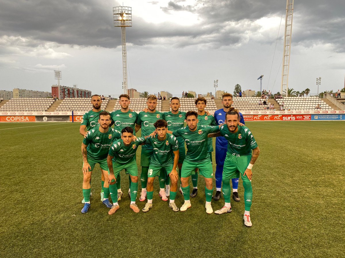 #3rfef5

⚽️Final del primer partit de pretemporada!!

<a href="/CELHospitalet/">CE L'Hospitalet</a> 0-0 <a href="/CERDANYOLAFC/">CERDANYOLA VALLÈS FC 💚</a> 

#futcat