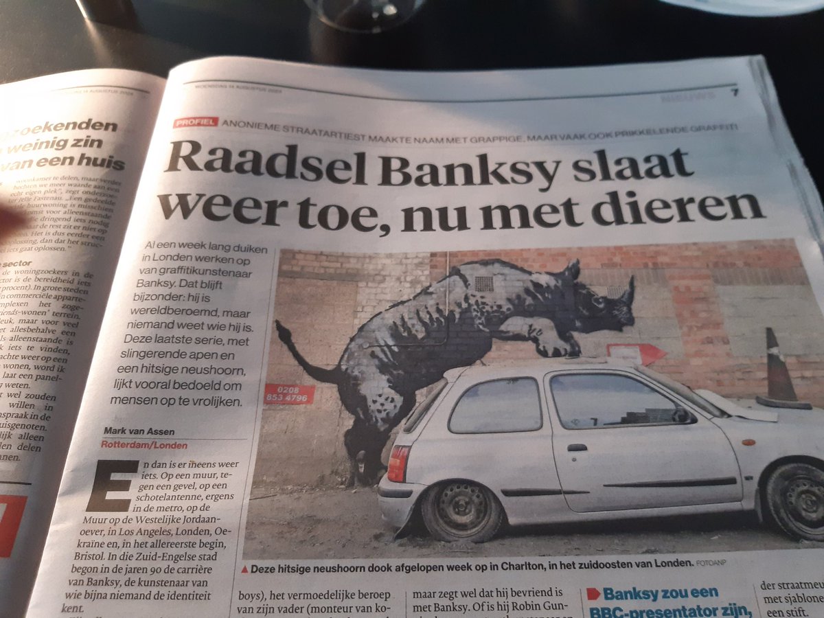 Zo een leuk artikel in het AD vandaag. Over Banksy. 
Deze man maakt de wereld een klein beetje beter.