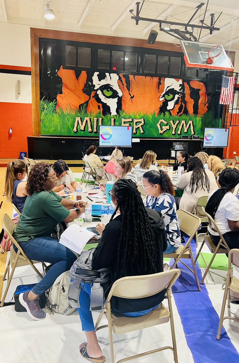 AmyMcDowell1231's tweet photo. Our @CMESCubs #premierprofessionals are FOCUSED on COLLABORATION, LEARNING, and RESULTS. #WeAreCCS #ALLIN #SWPD @CumberlandCoSch @JenHoward313 @desirae_pietro @Someisha2 @BookJemma @cjoneslearning @QueenTodote1 @acrains65 @KetyClark https://t.co/3xOU0iW0Jg