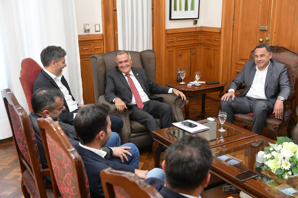 Hoy, junto con el gobernador 𝗢𝘀𝘃𝗮𝗹𝗱𝗼 𝗝𝗮𝗹𝗱𝗼, recibimos a los organizadores de la Experiencia Endeavor NOA 2024 para destacar la realización de este evento de gran magnitud en nuestra provincia.