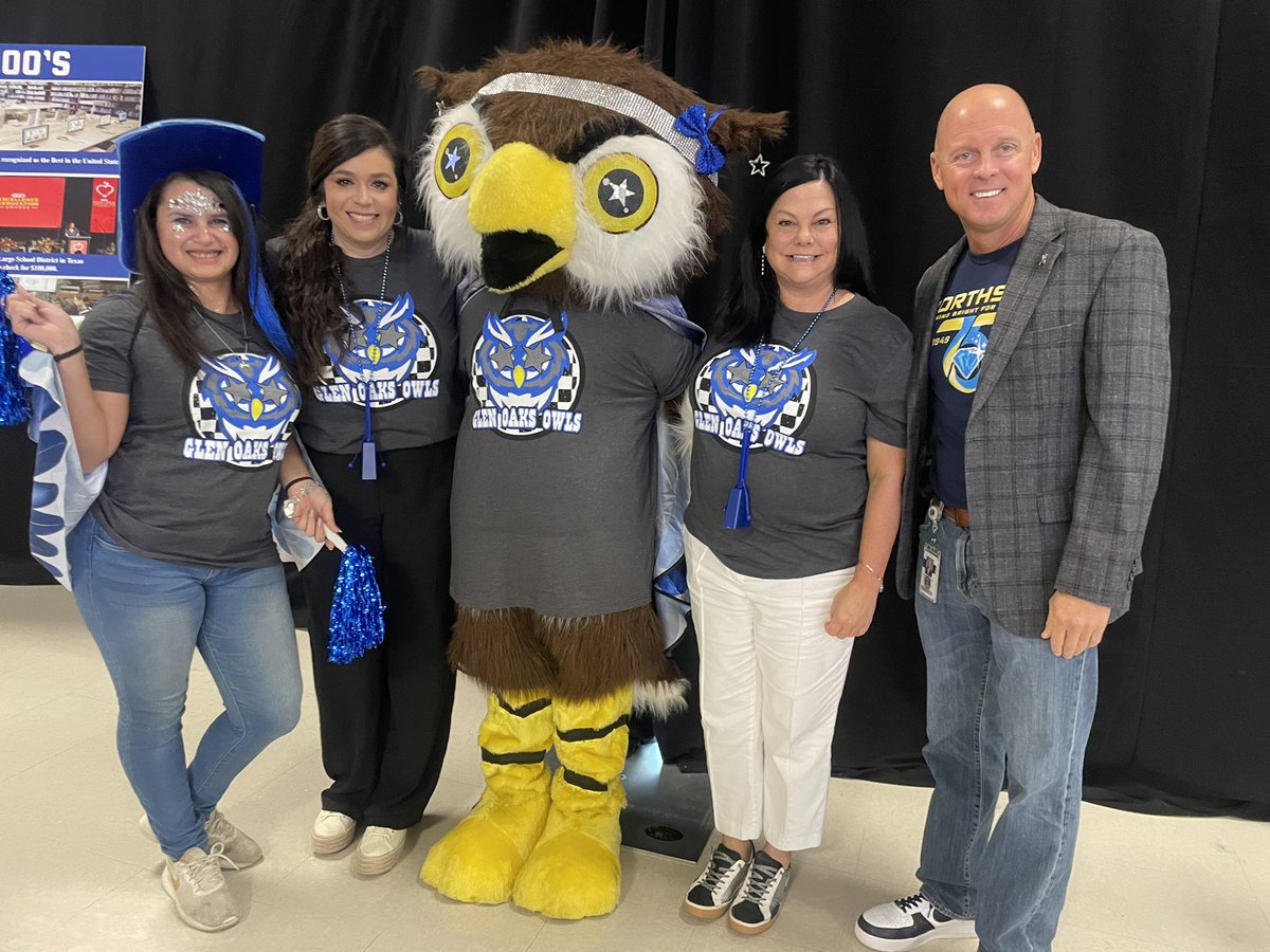 NISDGlenoaks's tweet photo. Convocation 2024 was a success!! 🎉💙 We had so much fun celebrating @NISD 75th Anniversary. 
#GOOwlsShineBright
@galindo_lann 
@ShawnSimmonds2 https://t.co/aJWGN3jhha