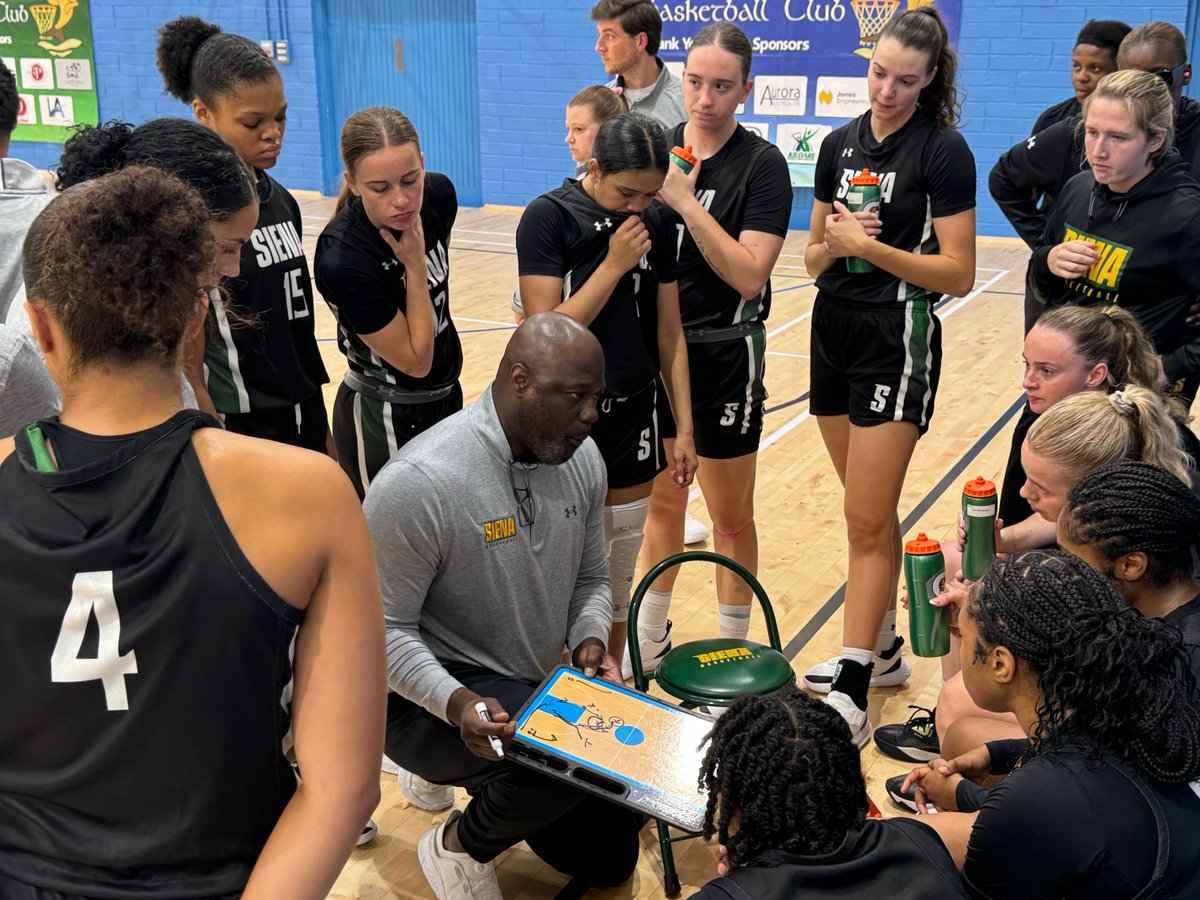 Siena_WBB's tweet photo. 🏀 🐶   🇮🇪

The grass really is greener on the Irish side.

Extra pics from the @Siena_WBB game at @LiffeyCelticsBC

Thanks to @SienaCollege, @SienaAD and our Irish hosts for a wonderful foreign tour!

#MarchOn x #SaintsInIreland x #Family https://t.co/LxWLCqqDKG