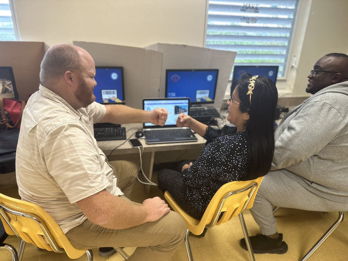 kim_seitz's tweet image. Day 2 of the phenomenal BootUp Scratch and Scratch Jr. professional learning with @MDCPS’ 2nd BootUp cohort. Teachers learning how to code content integrated projects with @scratch! #AmazonFutureEngineer #BootUpPD @MDCPSSTEAM @STEAMDesignated @BootUpPD @amazonnews @CodingMcKay