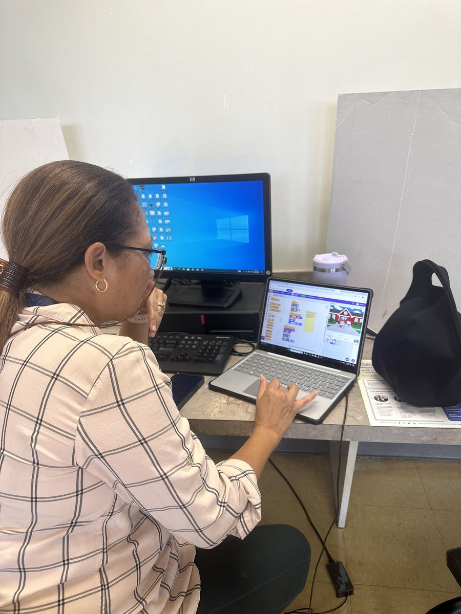 kim_seitz's tweet image. Day 2 of the phenomenal BootUp Scratch and Scratch Jr. professional learning with @MDCPS’ 2nd BootUp cohort. Teachers learning how to code content integrated projects with @scratch! #AmazonFutureEngineer #BootUpPD @MDCPSSTEAM @STEAMDesignated @BootUpPD @amazonnews @CodingMcKay