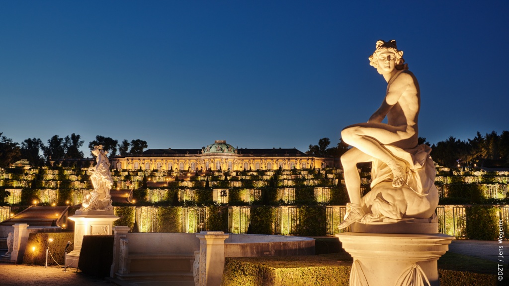 夏のドイツを旅するならばやはり、ポツダムにあるフリードリヒ大王の夏