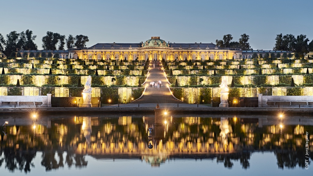 夏のドイツを旅するならばやはり、ポツダムにあるフリードリヒ大王の夏