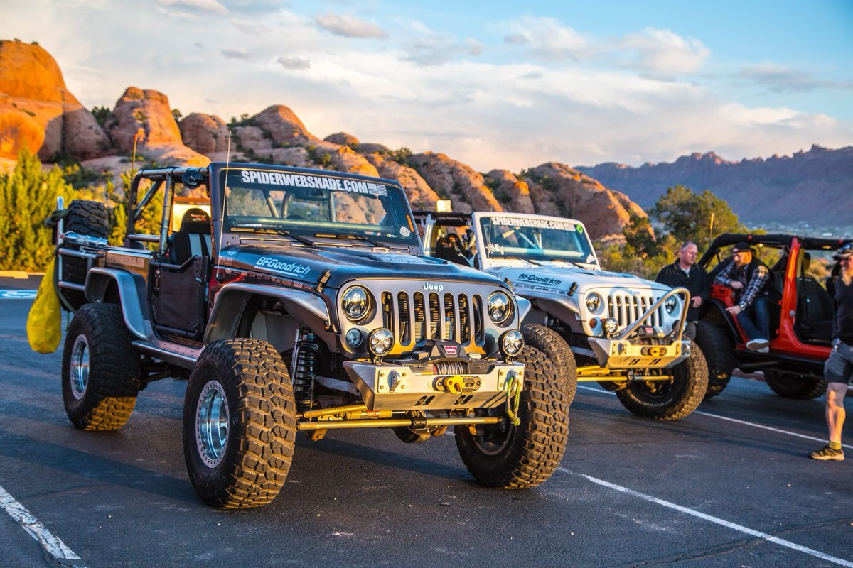 SpiderWebShade's tweet image. Happy humpday!😄 Tackle life’s obstacles in shade and style with a @spiderwebshade shadetop of your own! Also, our TrailSacs are the perfect addition to your rig and help keep all of your trail gear or trash together!🙌 Order yours today!😎  #spiderwebshade #shadebrigade #humpday