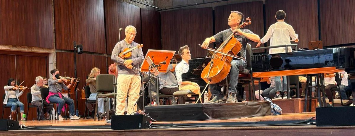 JohnWilsonPiano's tweet photo. After a wonderful Beethoven Triple Concerto @SVMusicFestival https://t.co/wxPDDQBFyi