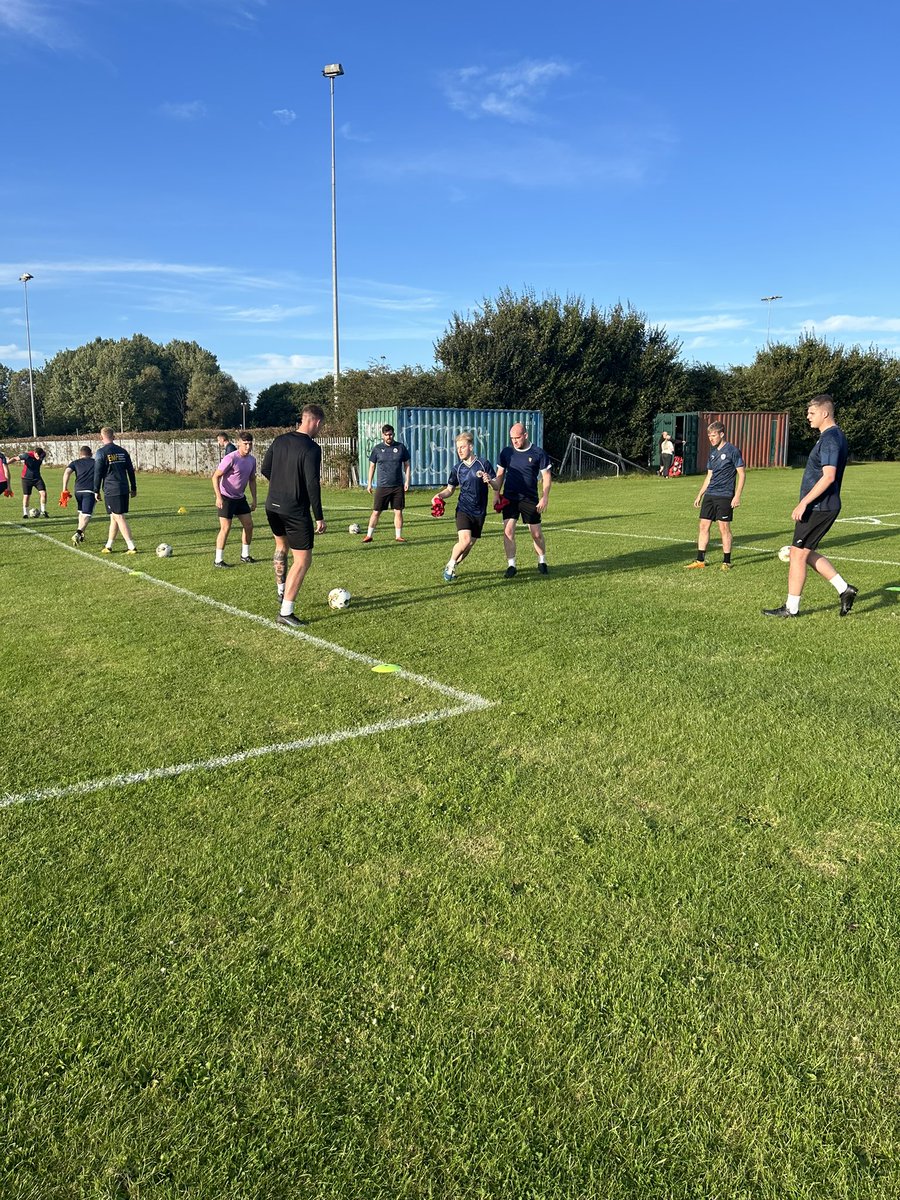 davidgold93's tweet photo. Top session with @EasthousesAFC Helping Marc and Jordan with the squad. 

Great turnout for the session, good workout for everyone involved. ⚽️ 

https://t.co/fTVYLl6KfO https://t.co/iqDyAWgObK