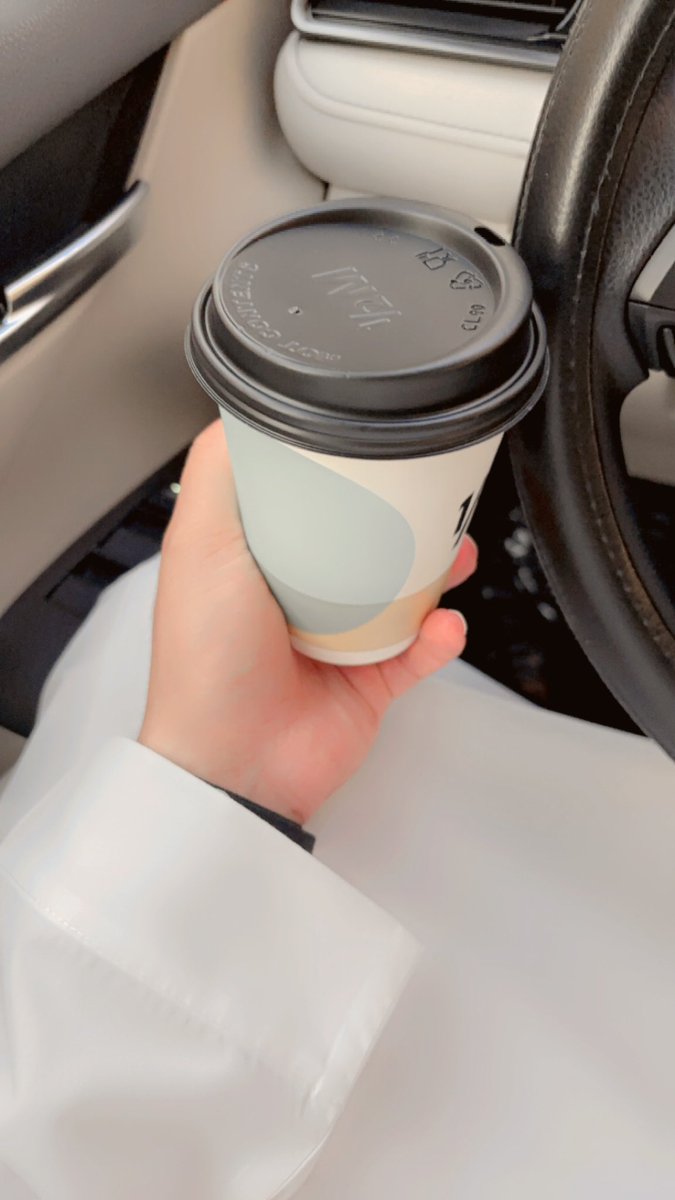 لا تألـف الـروح إلا من يُلاطفهـا
ويهجر القلب من يقسـو ويجفـاه
#مساء_الخير 🌷