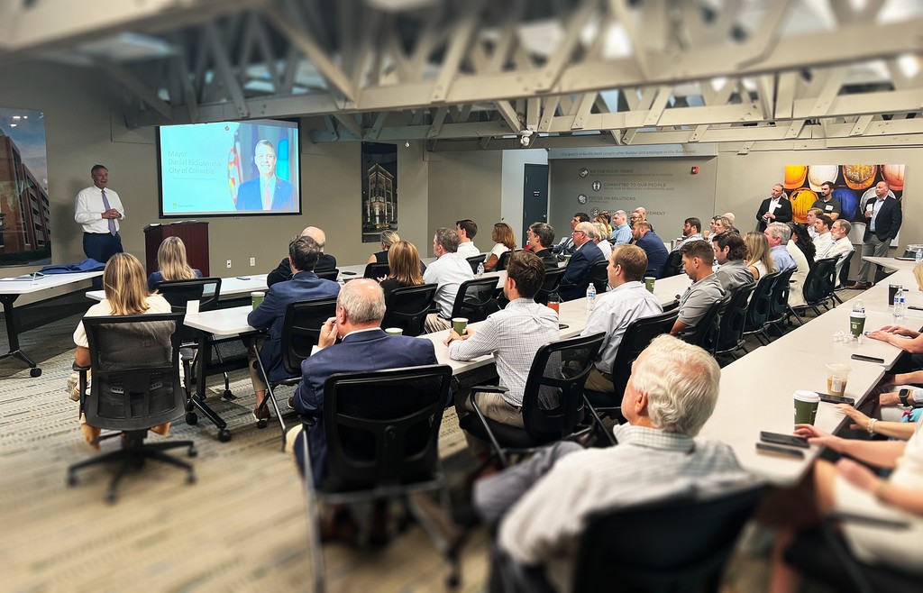 McCrory was excited to host Columbia Mayor Daniel Rickenmann for ULI SC State of the Midlands this morning. In a city often known for hot temperatures, it's now the local market that's heating up! 

#McCroryConstruction #OldestGCinSC