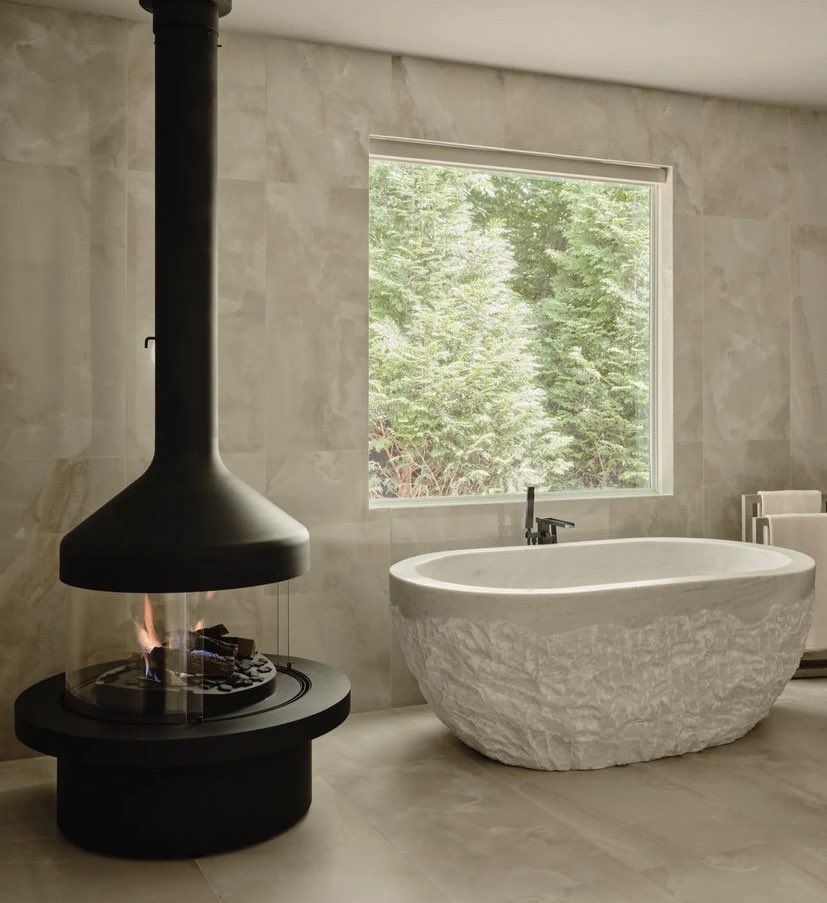 TheCrowdUpdater's tweet image. Lil Baby and his Atlanta home for #ArchitecturalDigest.

🔗: architecturaldigest.com/story/lil-baby…